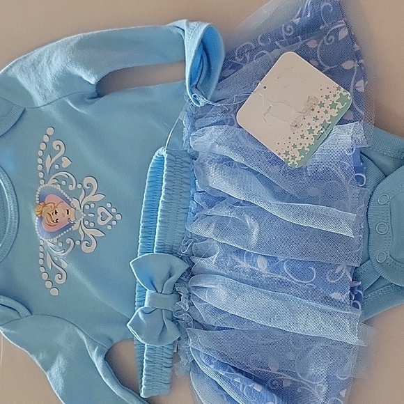 NWT  Disney Baby Cinderella onsie wit tutu. - Picture 4 of 6